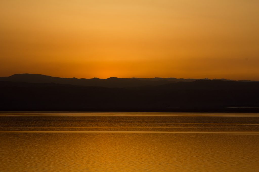 Coucher de soleil à la mer morte